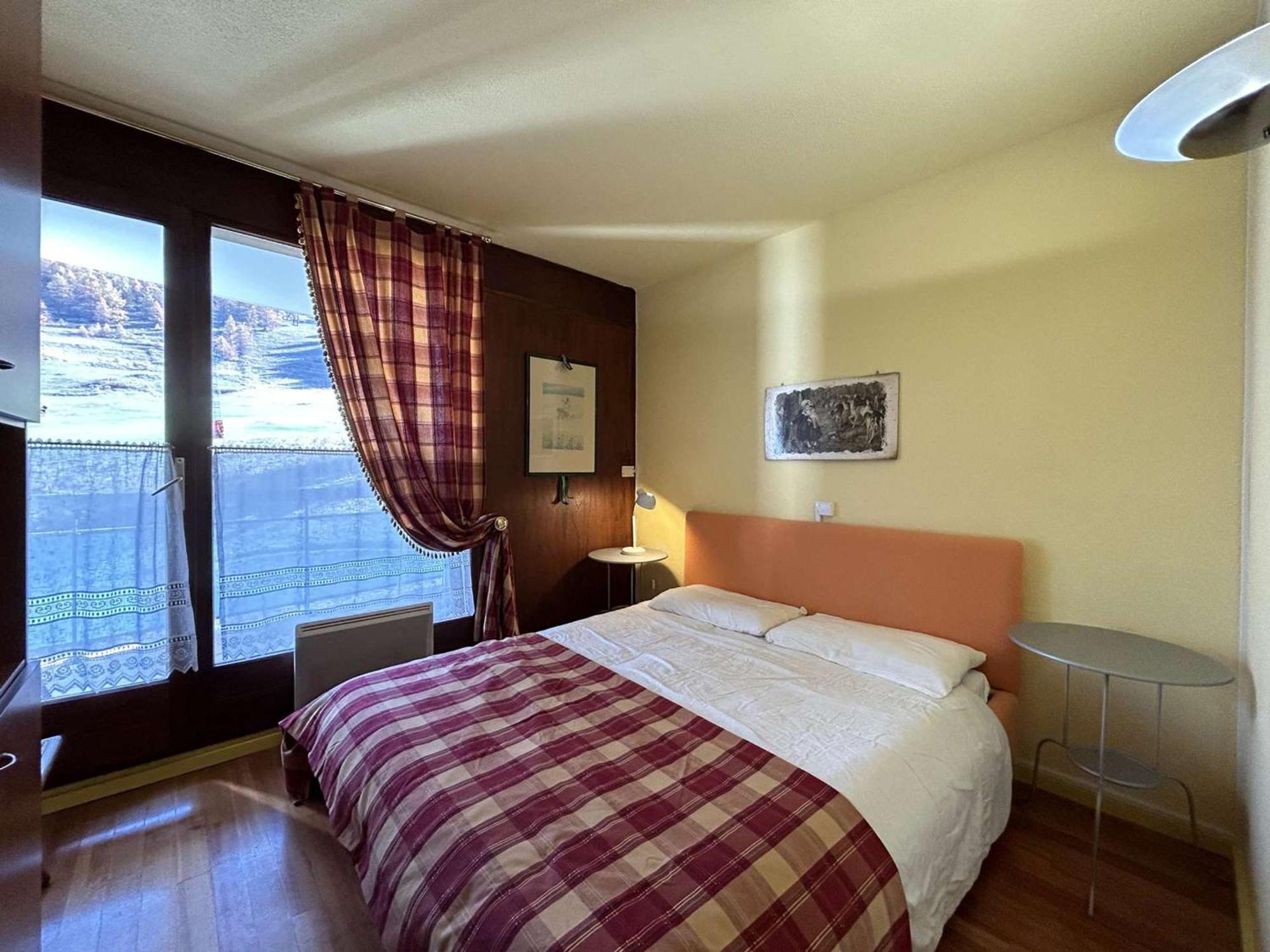 Appartement Skis Aux Pieds, 6 Pers Avec Parking, Montgenevre - Fr-1-330D-7 Exterior foto